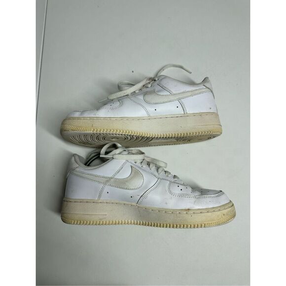 Nike Air Force 1 Low Triple White Leather Shoes Women’s Size 8 DD8959-100 - Picture 9 of 11